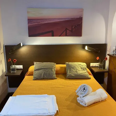 Estudio Con Jardincito Privado Barbacoa Y Piscina Compartida Parejas Cádiz