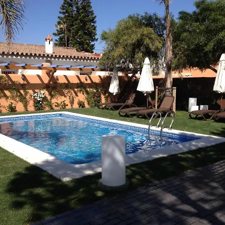 Estudio Con Jardincito Privado Barbacoa Y Piscina *