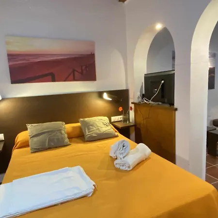 Estudio Con Jardincito Privado Barbacoa Y Piscina *