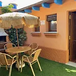 Estudio Con Jardincito Privado, Barbacoa Y Piscina Apartamento